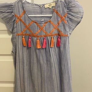 Entro brand NWT SM flutter sleeve top